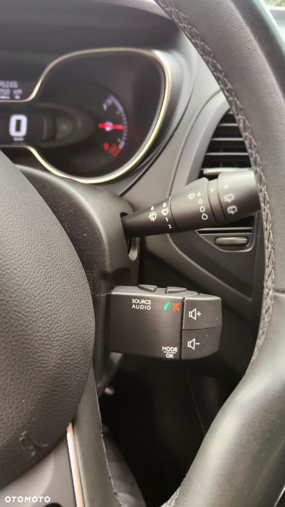 Renault Captur - 16