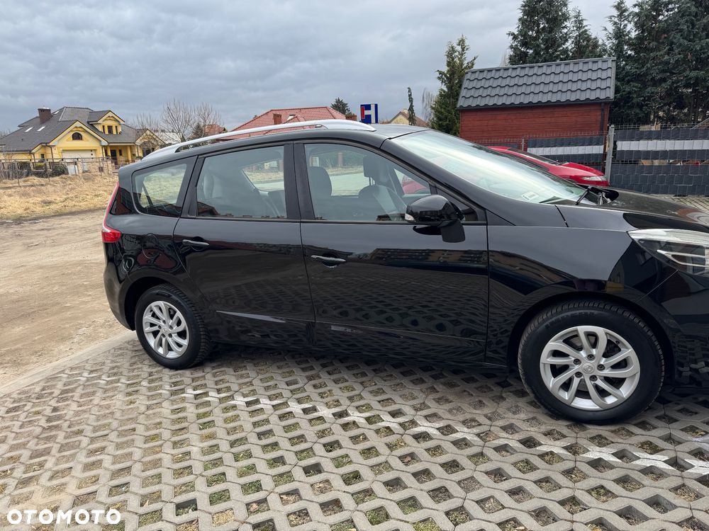 Renault Grand Scenic - 16