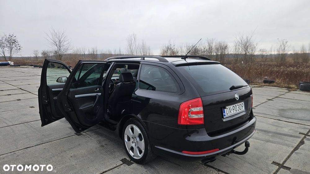 Skoda Octavia 2.0 TDI CR DPF RS - 29