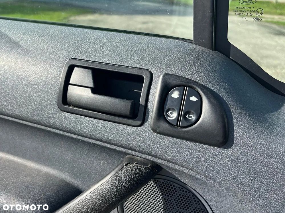 Ford Transit Connect - 26