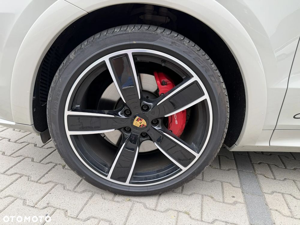 Porsche Cayenne GTS - 10