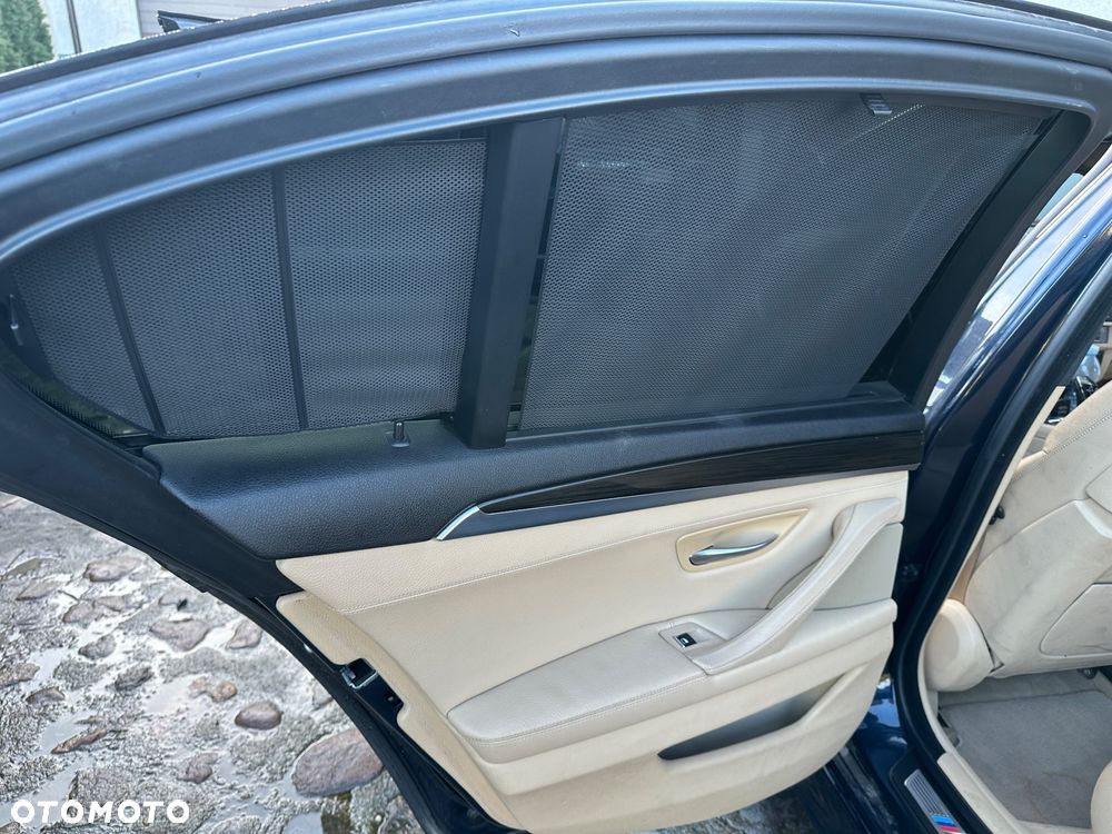 BMW Seria 5 528i xDrive Sport-Aut Luxury Line - 12