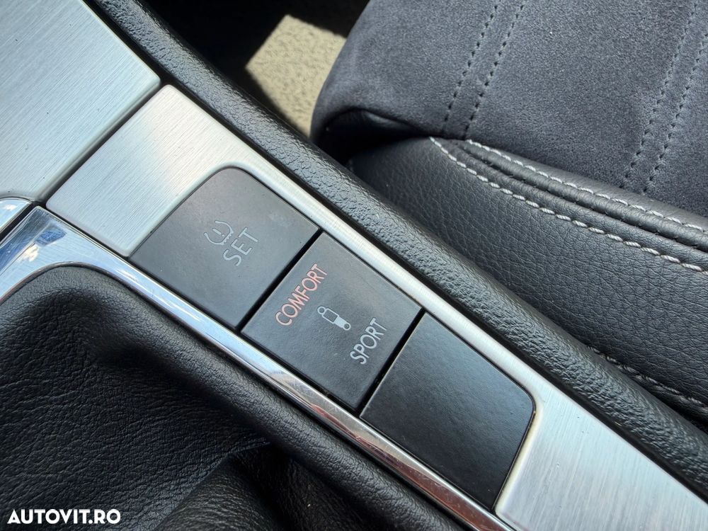 Volkswagen Passat 2.0 TDI DPF R-Line Edition - 16