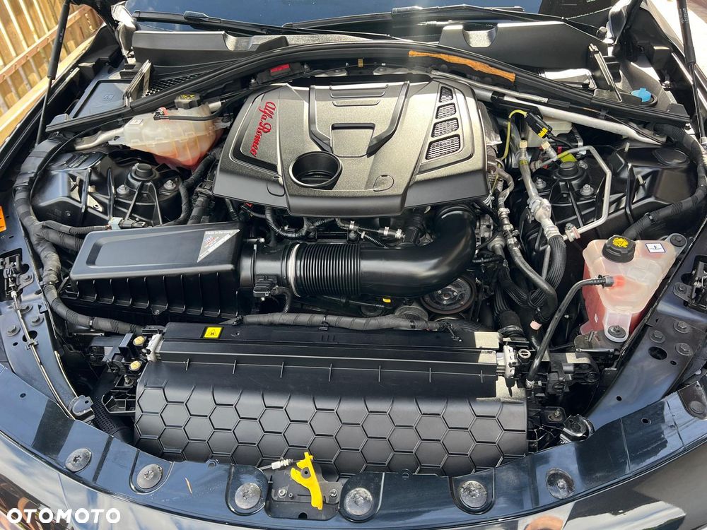Alfa Romeo Giulia 2.0 Turbo 16V AT8-Q4 Veloce - 25