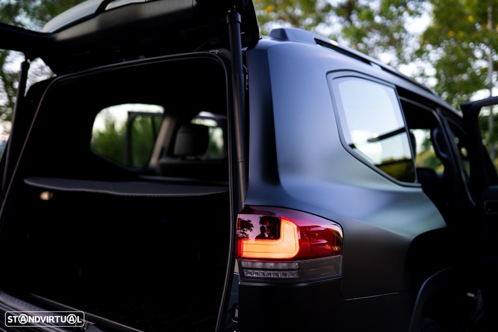 Toyota Land Cruiser - 7