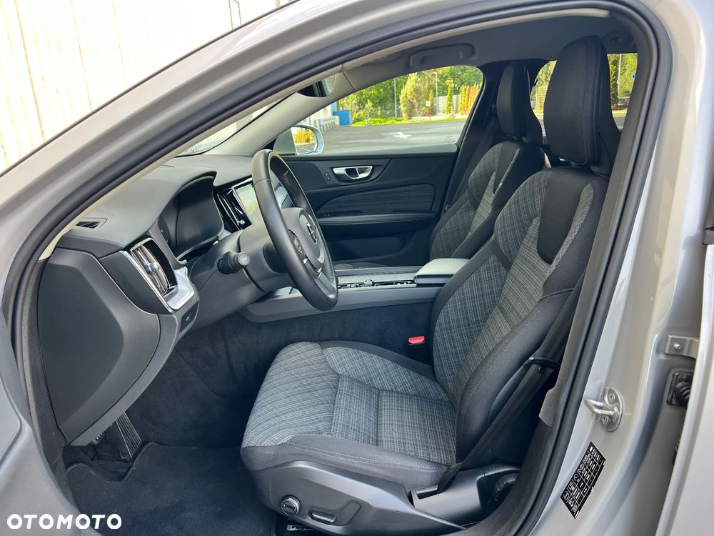Volvo V60 B4 D Core - 12
