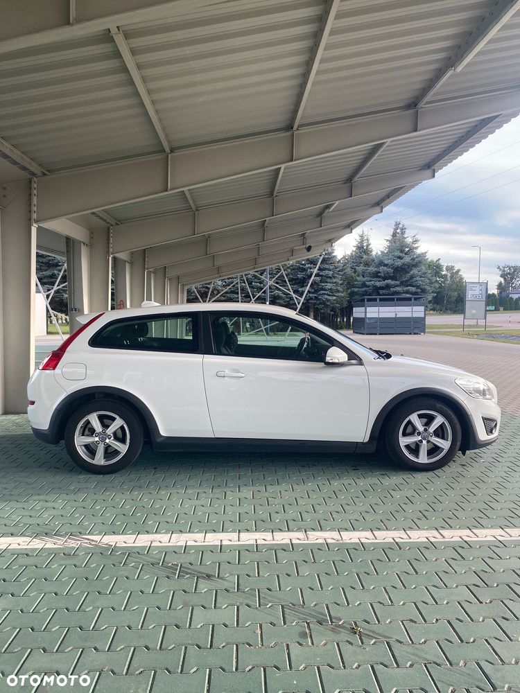 Volvo C30 D2 R-Design - 6
