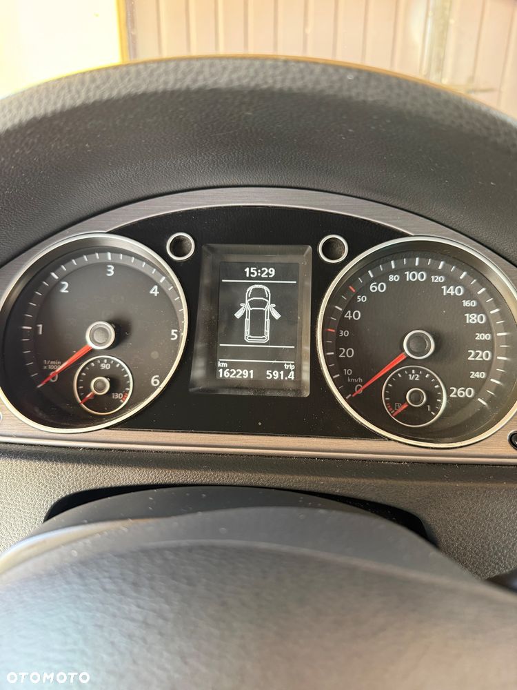 Volkswagen Passat 2.0 TDI Comfortline - 11