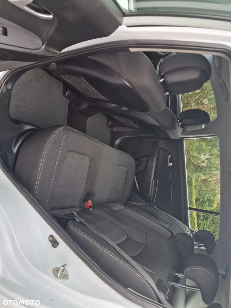 Kia Sportage 1.7 CRDI 2WD Attract - 17