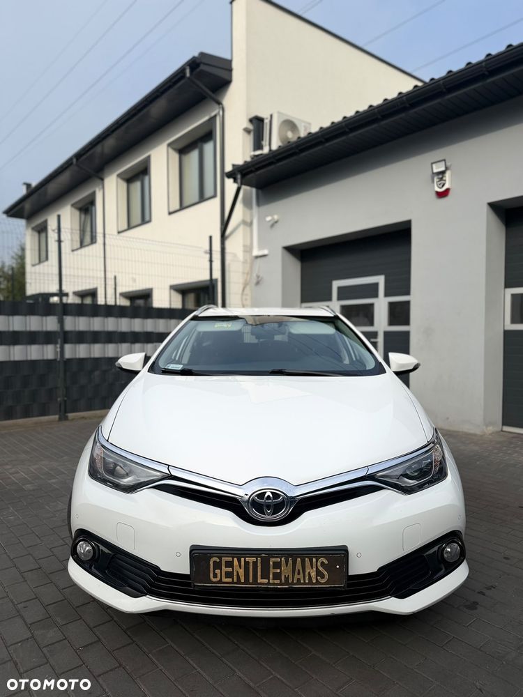 Toyota Auris 2015 photo 2