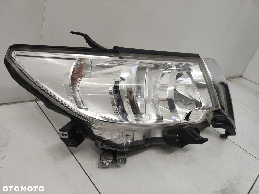 LAMPA REFLEKTOR PRAWY PRZÓD EU TOYOTA LAND CRUISER 150 J15 LIFT - 2