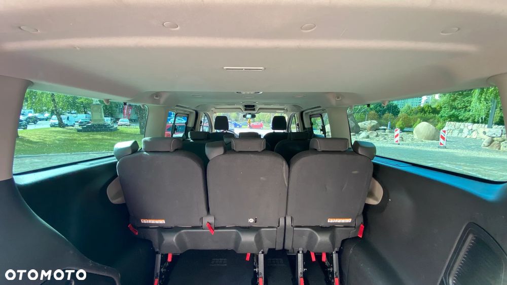 Ford Tourneo Custom - 22