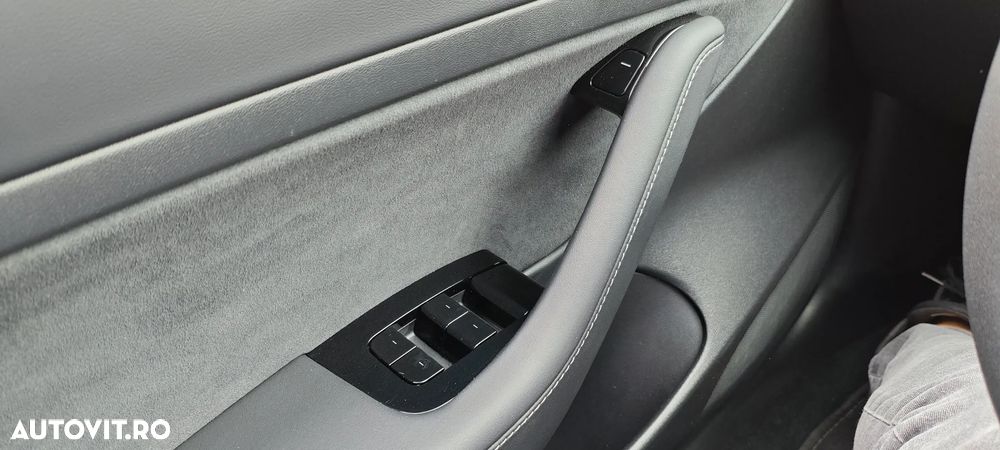 Tesla Model 3 Standard Reichweite Plus Hinterradantrieb - 21