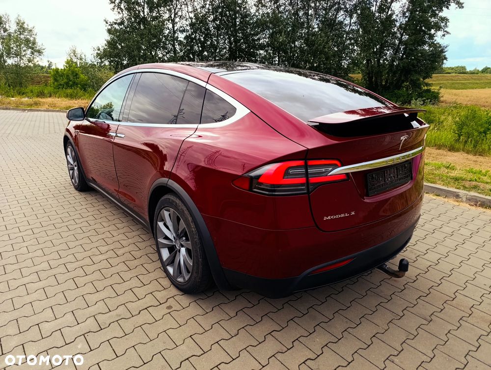 Tesla Model X - 39