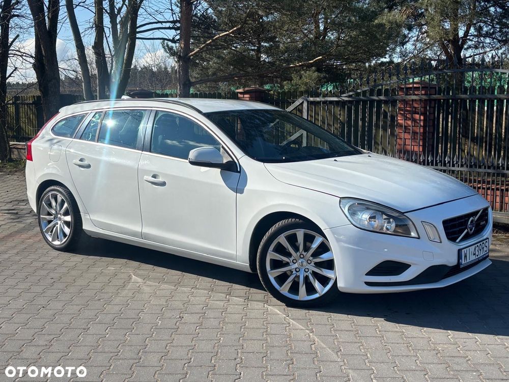 Volvo V60 D3 R-Design - 18