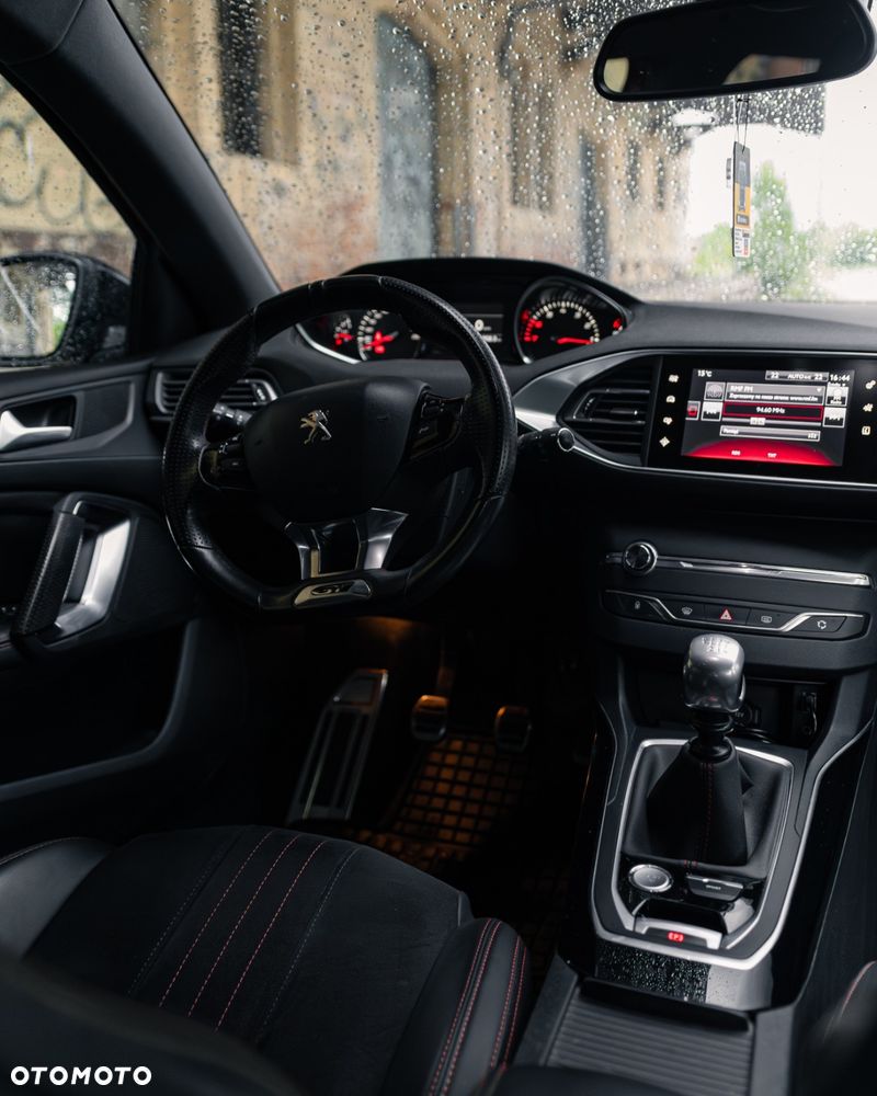 Peugeot 308 1.6 e-THP GT S&S - 17