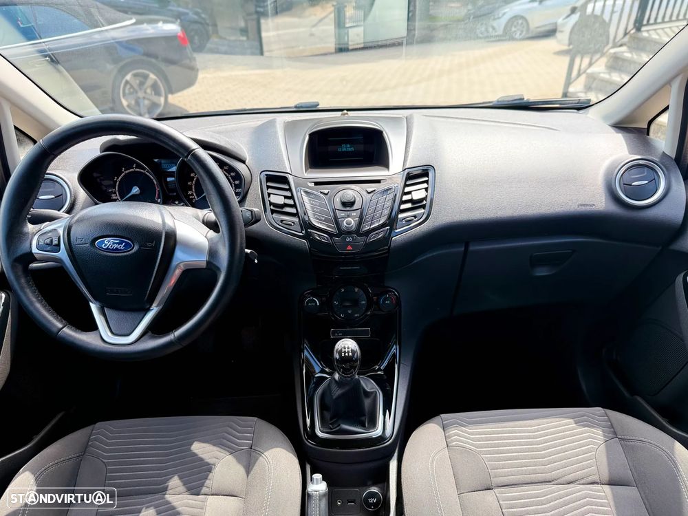 Ford Fiesta 1.0 T EcoBoost Titanium - 25