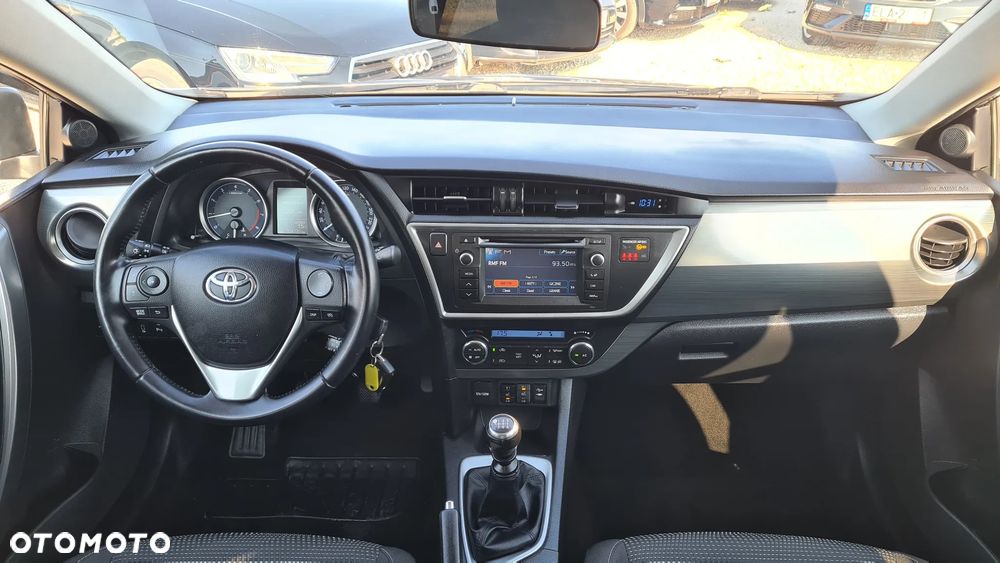 Toyota Auris 1.6 Premium Start - 2