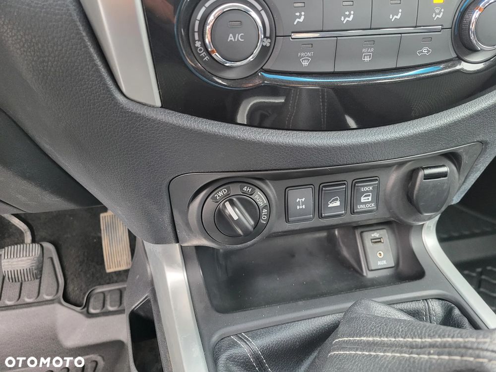 Nissan Navara 2.5 D LE Long EU5 - 12