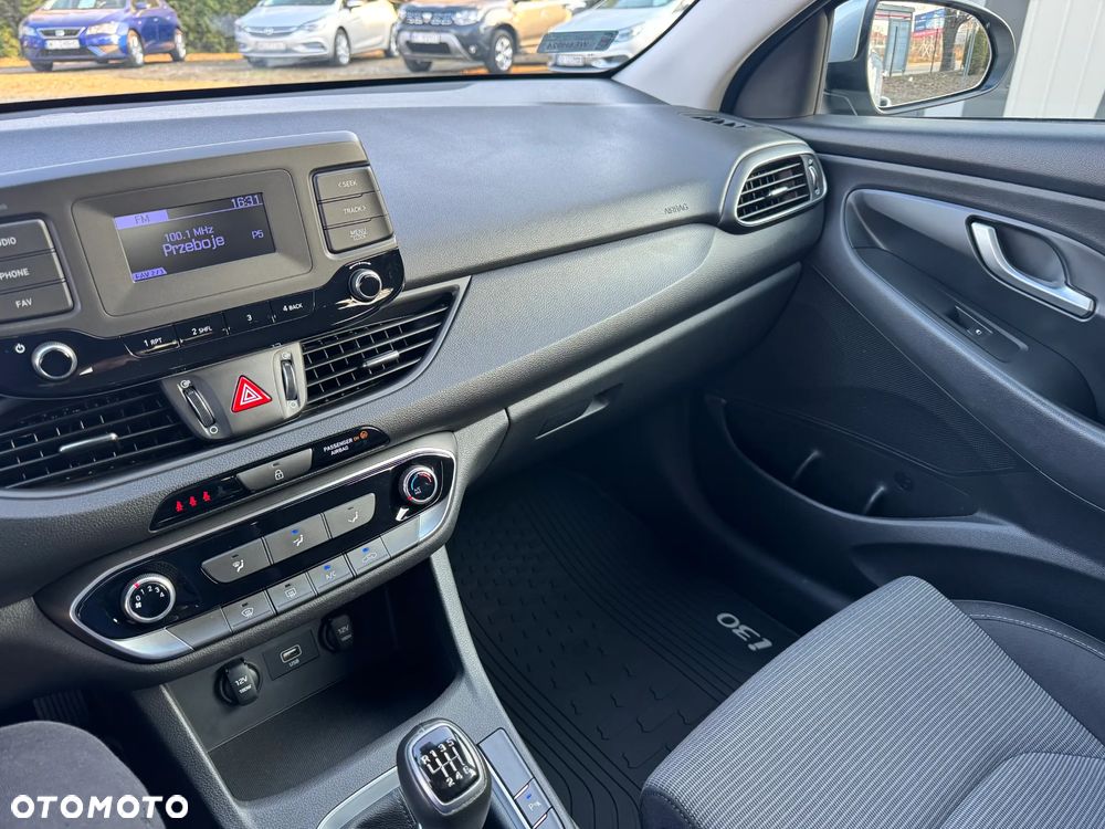 Hyundai i30 1.5 DPI Modern - 12