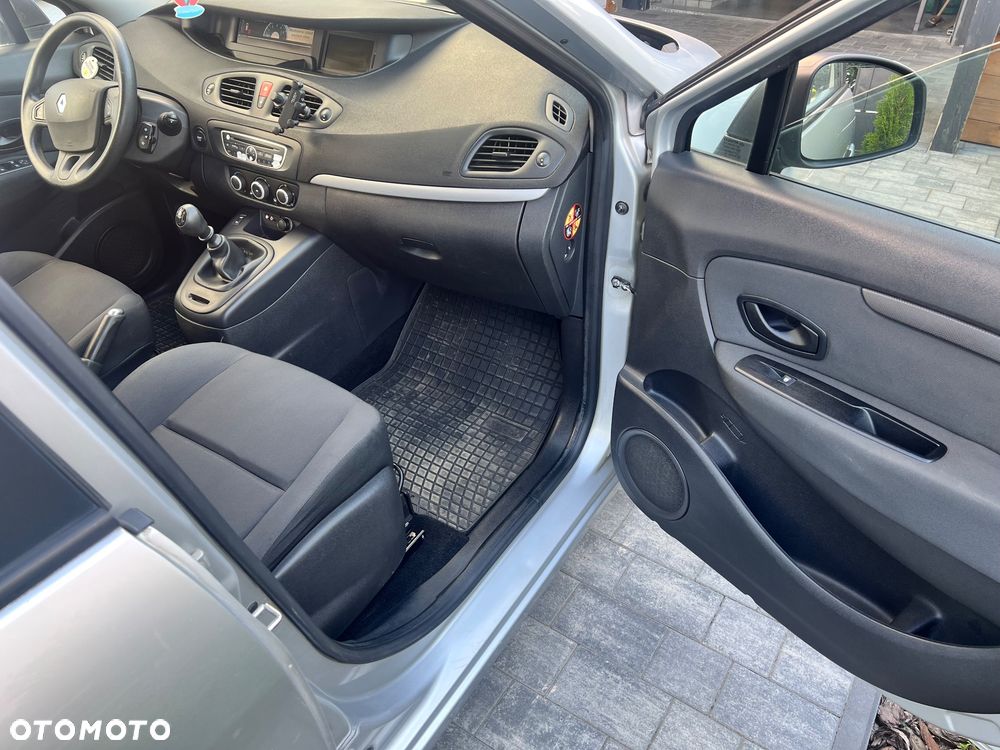 Renault Scenic - 11