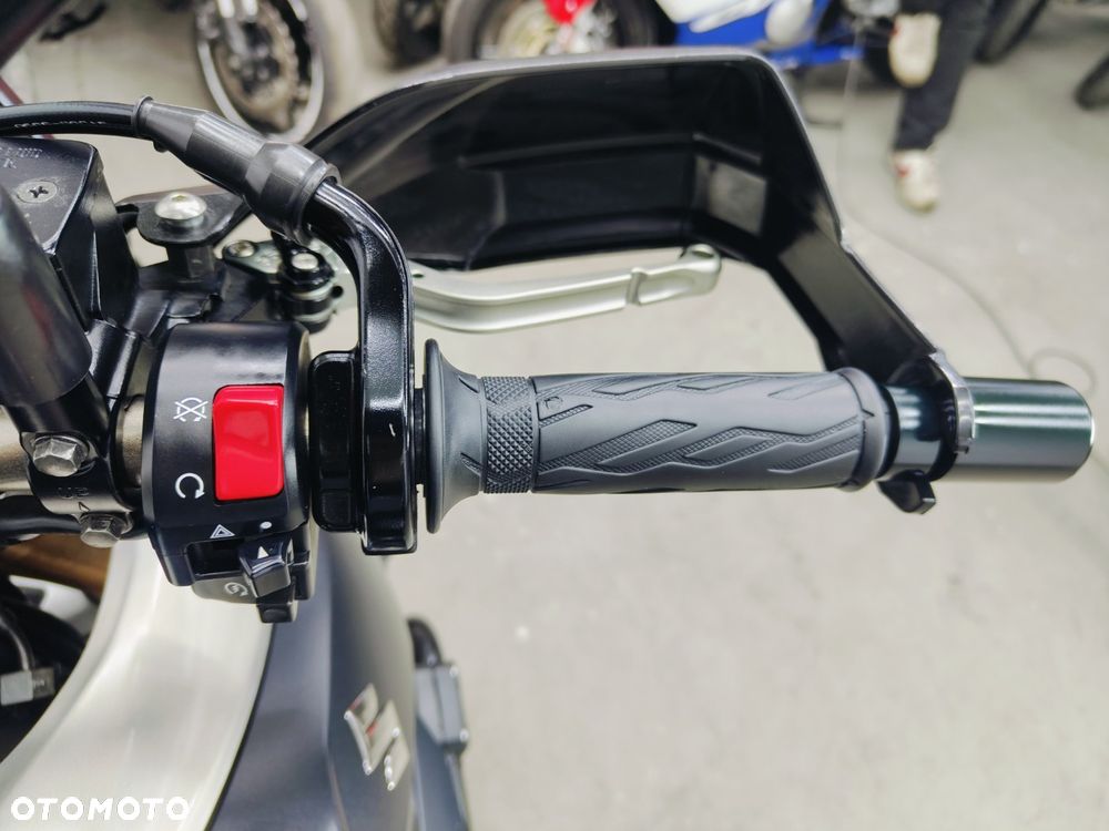 Suzuki DL - 16