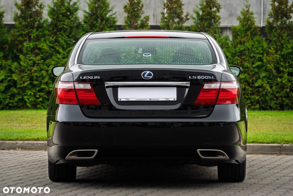 Lexus LS - 11