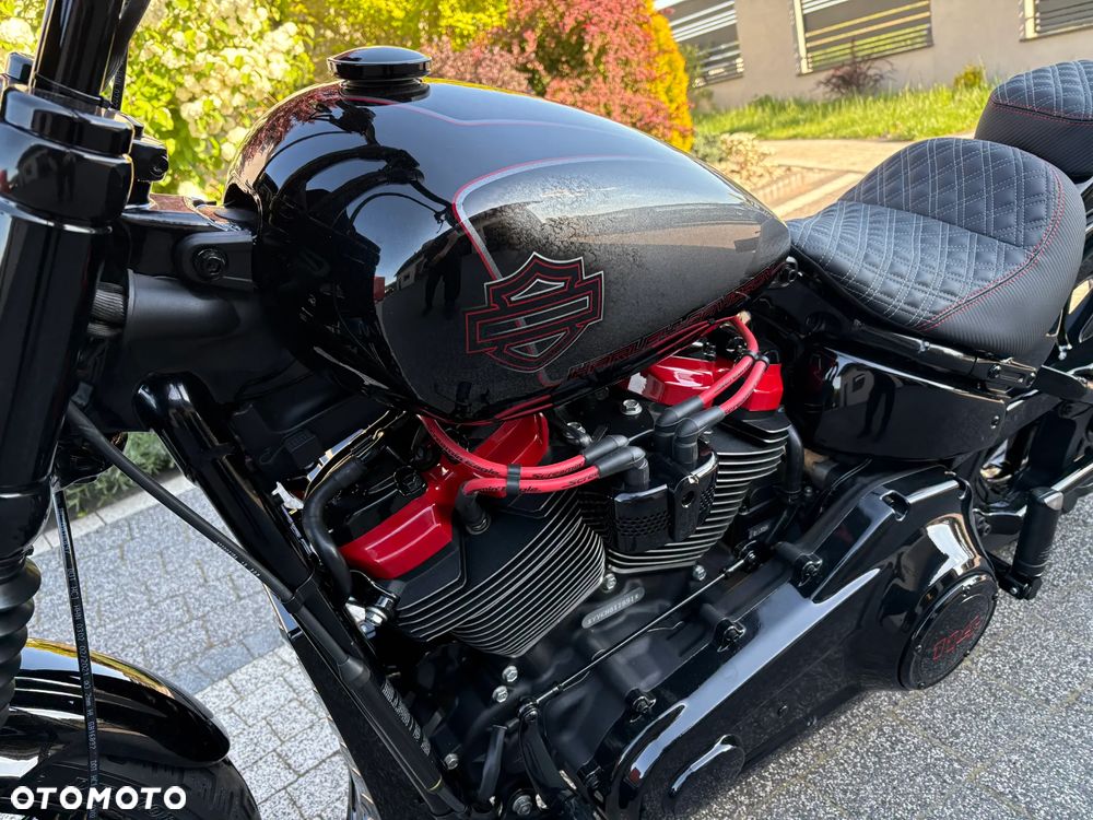 Harley-Davidson Softail Street Bob - 19