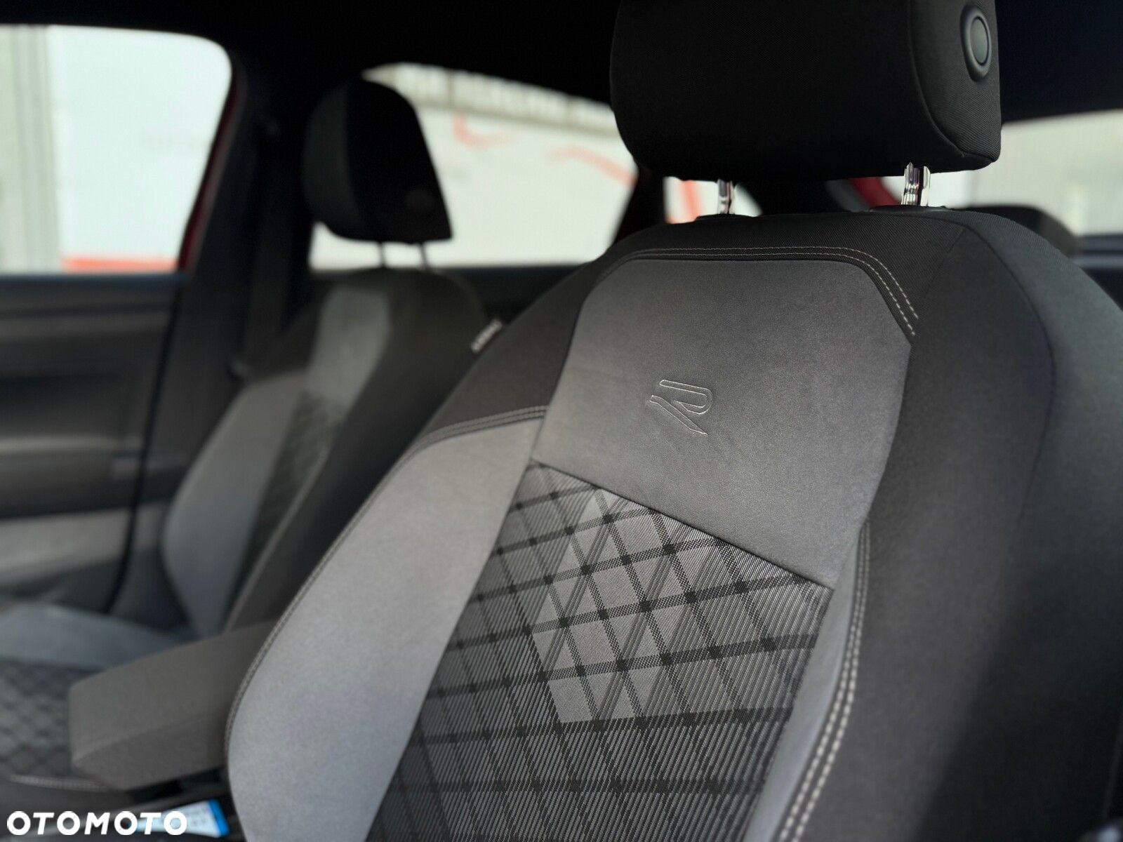 Volkswagen Taigo 1.0 TSI R-Line DSG - 9