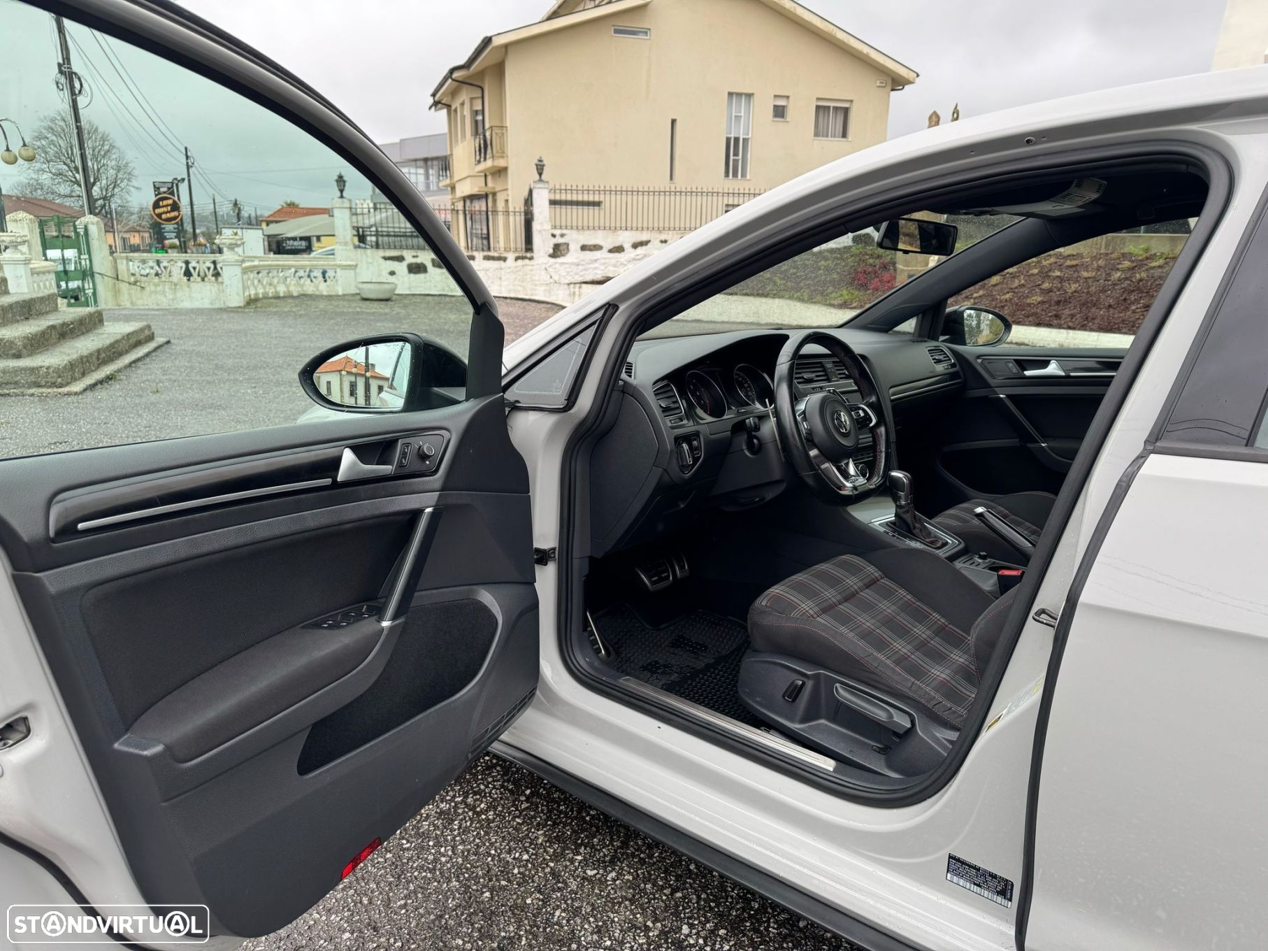 VW Golf 2.0 TSi GTi DSG - 15