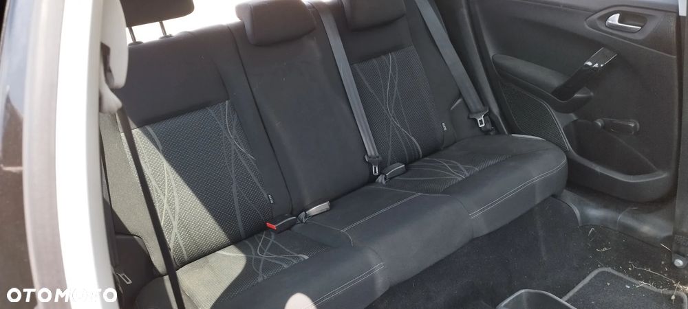 Peugeot 208 przekładka VAN kanapa pasy - 1