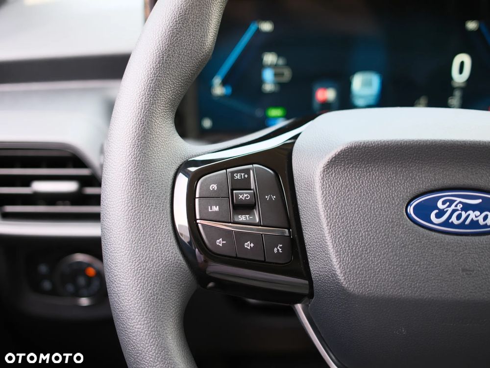Ford E-Transit Courier - 15
