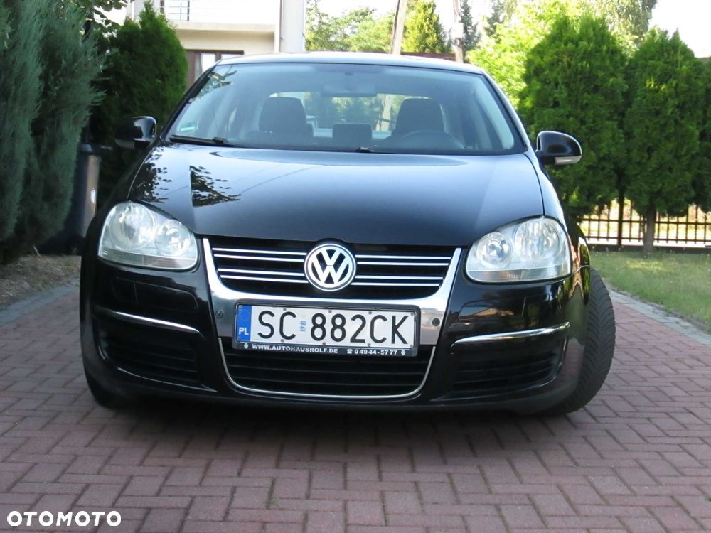 Volkswagen Jetta - 2