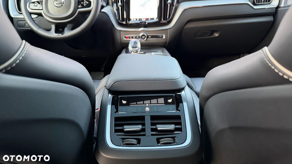 Volvo XC 60 B5 B AWD Ultra Black Edition - 7