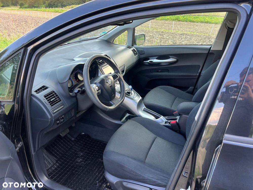 Toyota Auris 1.8 HSD Prestige NAVI - 8