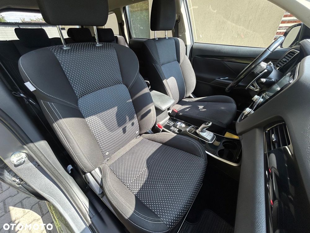 Mitsubishi Outlander Intense + - 14