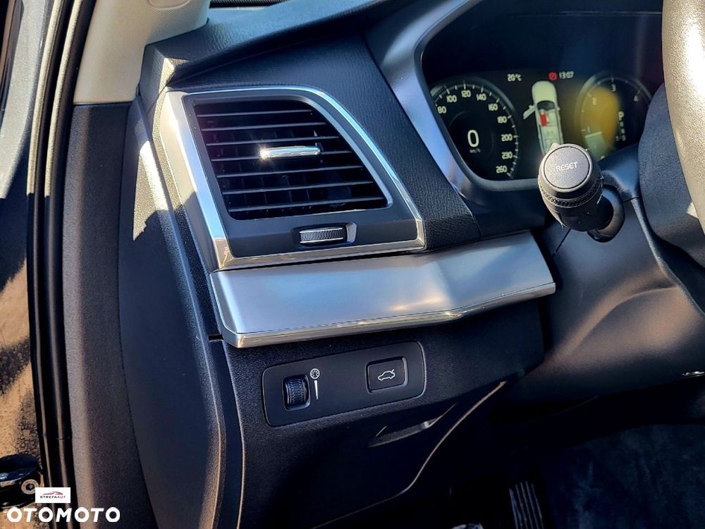 Volvo XC 90 - 35