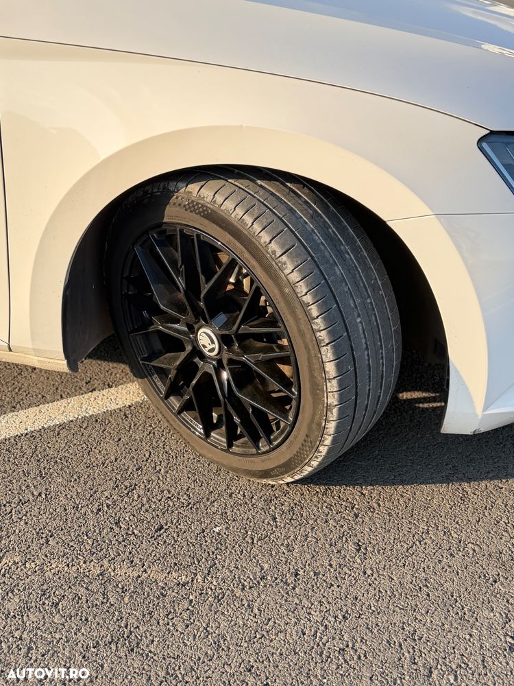 Skoda Superb 2.0 TDI DSG Style - 9