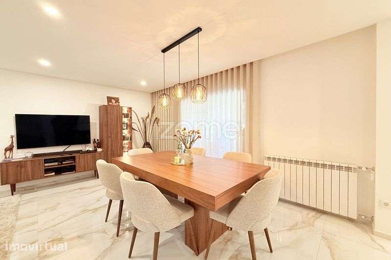 Apartamento T2 com 112 m² | Grande Varanda | Garagem para 2 Carros - Grande imagem: 2/12