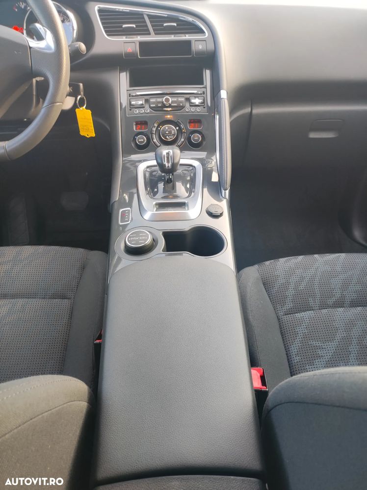 Peugeot 3008 HYbrid4 2.0 HDI FAP ETG + Electric - 5