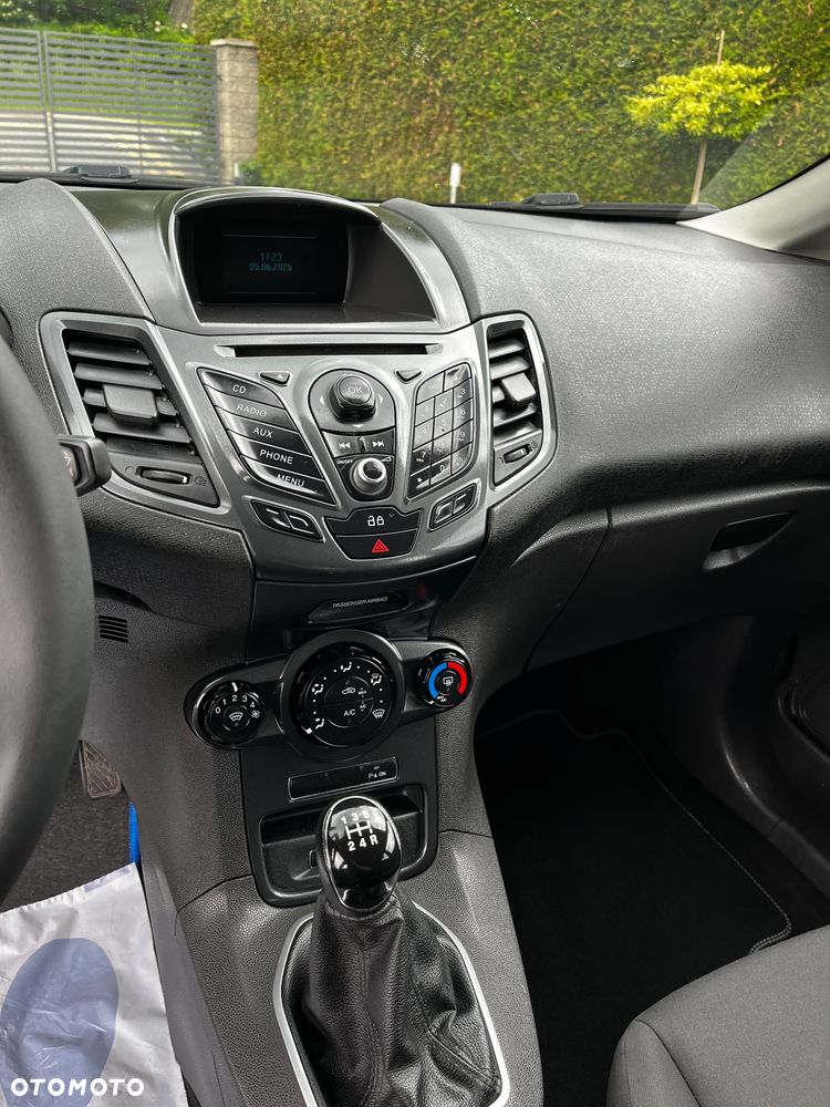 Ford Fiesta 1.6 TDCi DPF Titanium - 13