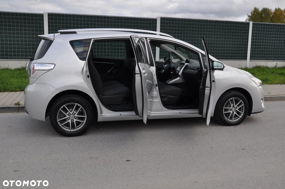 Toyota Verso 1.8 Premium MS - 19