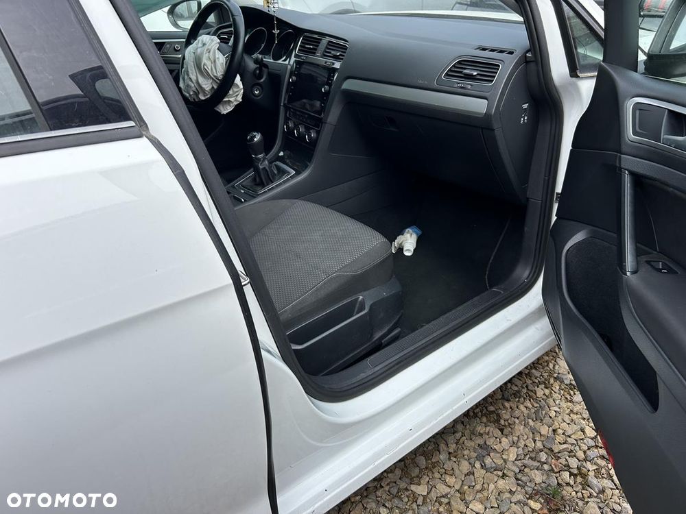 Volkswagen Golf 1.6 TDI (BlueMotion Technology) Trendline - 8