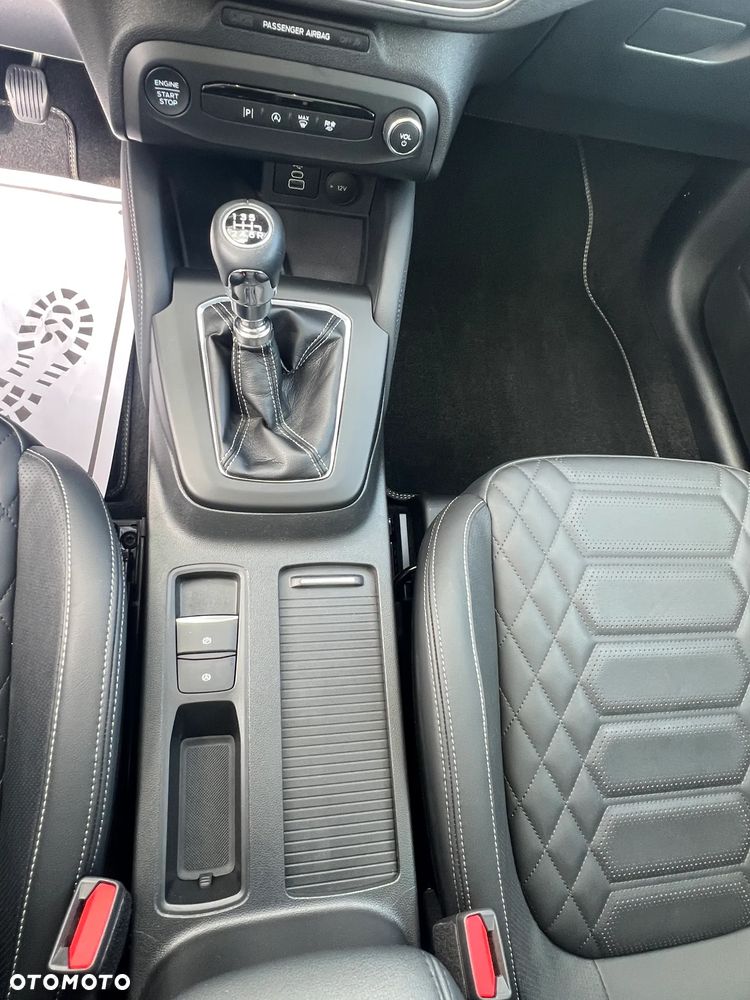 Ford Focus 1.0 EcoBoost Titanium X - 21