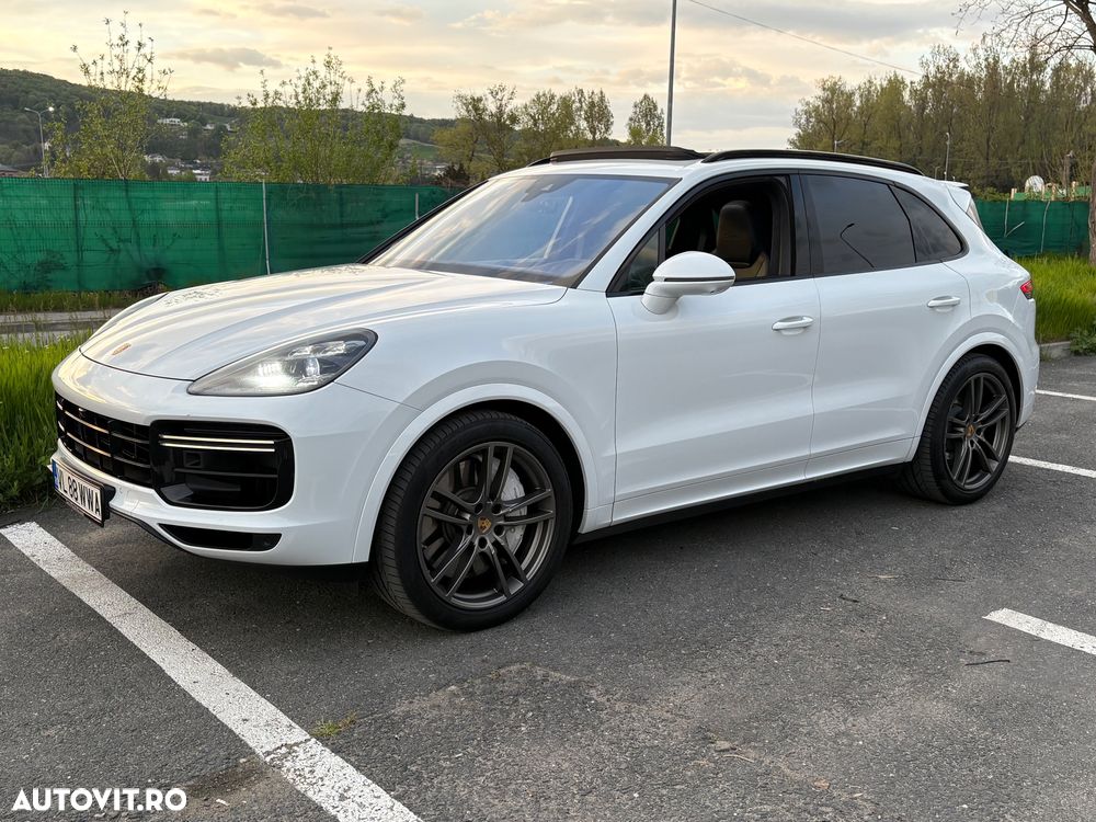 Porsche Cayenne Turbo - 1