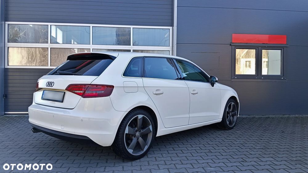 Audi A3 Sportback 1.6 TDI S tronic sport - 2