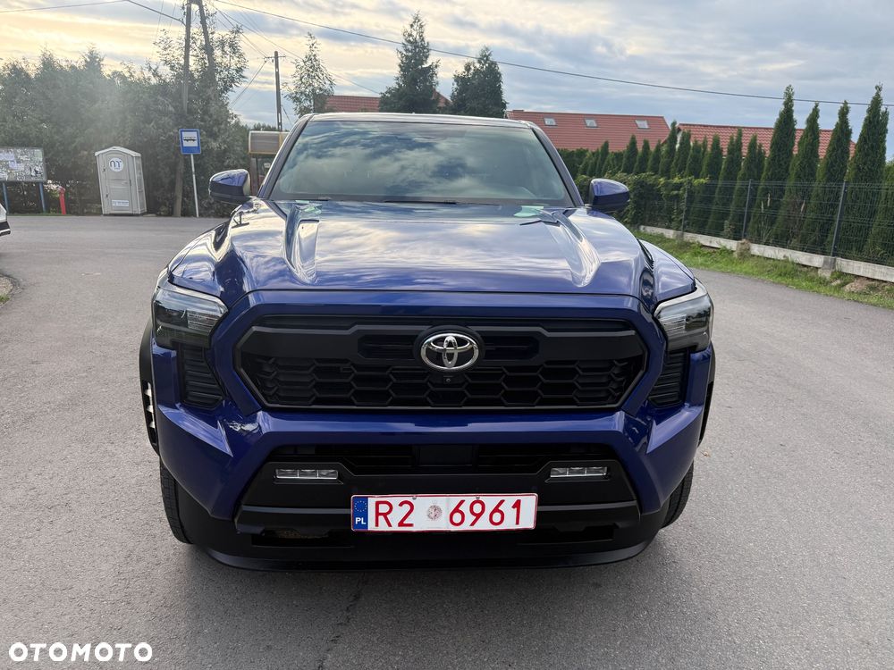 Toyota Tacoma - 8