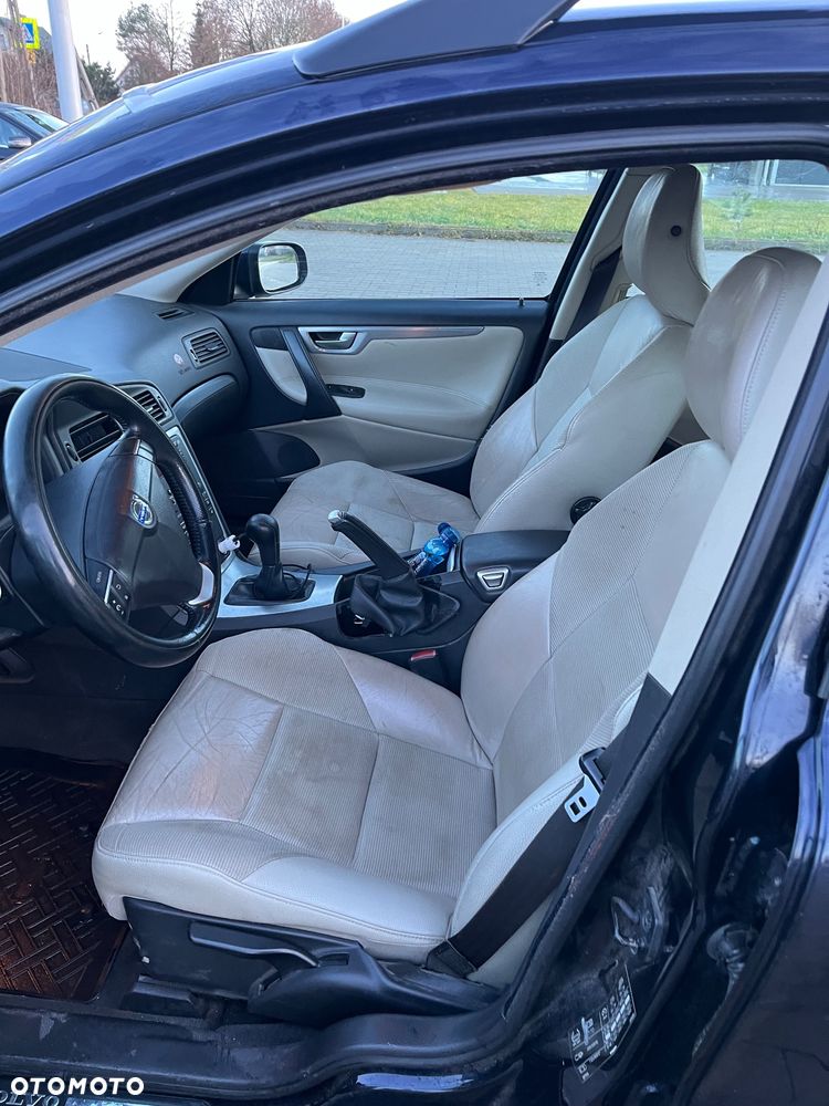 Volvo V70 2.4 D DPF Momentum - 8