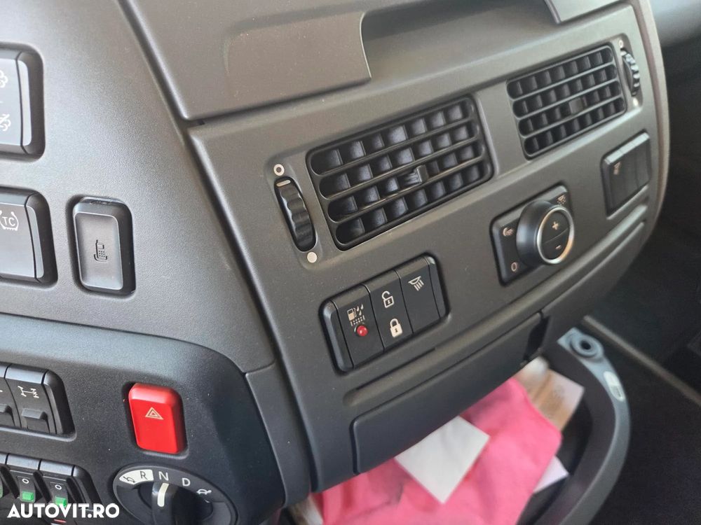 DAF XF530 6x4, 2020, 263.903km, KIT BASCULARE, Cutie viteze automata+INTARDER, 2 paturi, FRIGIDER, rulata doar in GERMANIA, carte de identitate RAR, Anvelope 80% bune, posibilitate leasing 4 ani, PROMOTIE 55.900 EUR+Tva - 25