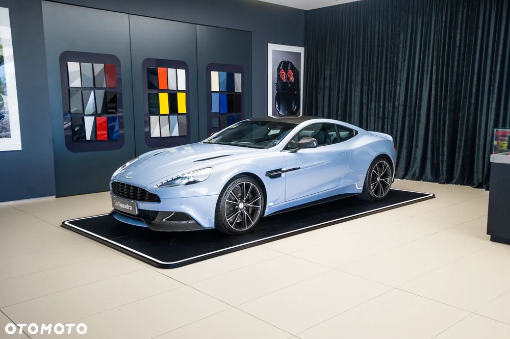Aston Martin Vanquish - 27